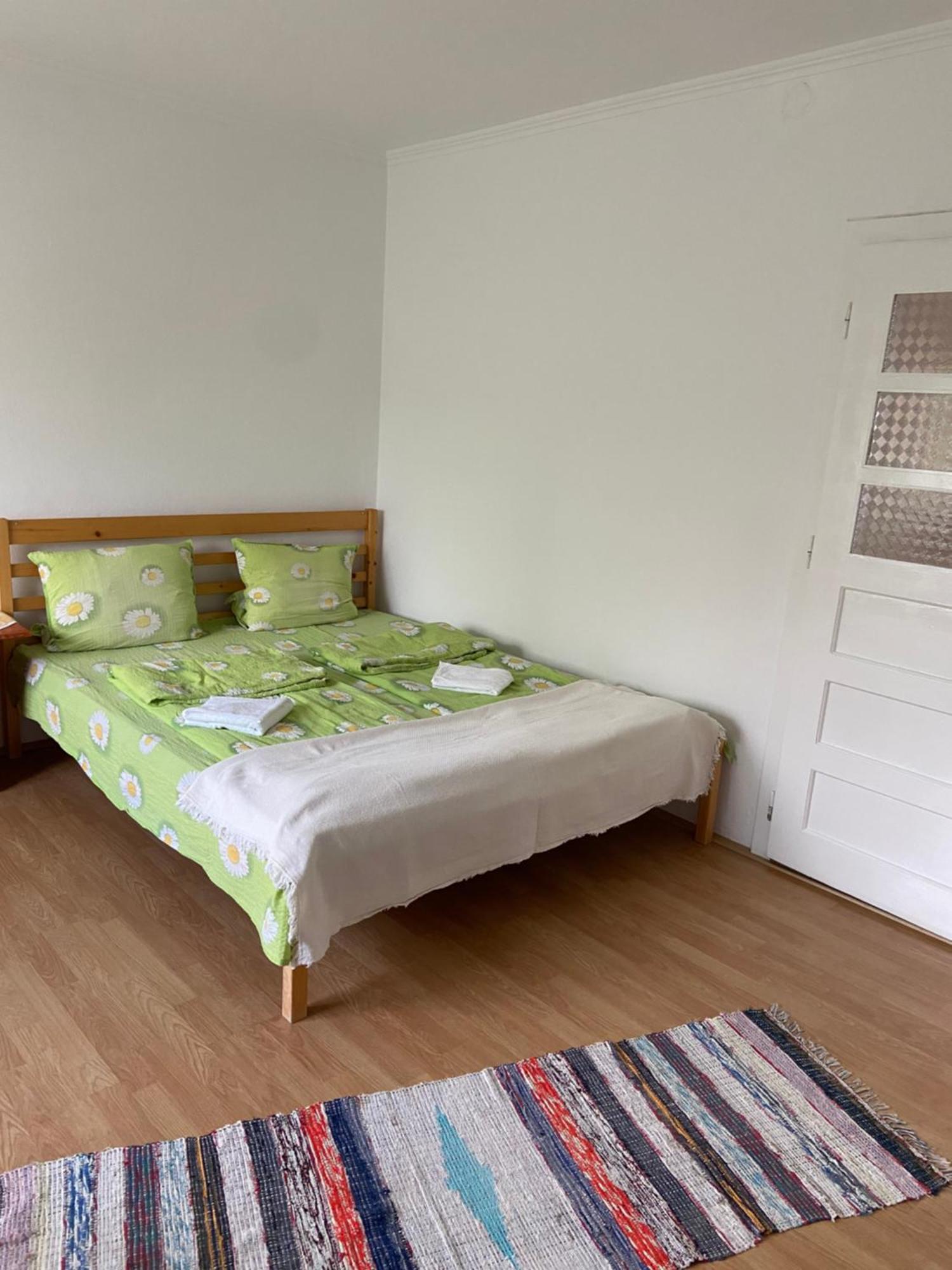 Balazs Vendeghaz Aparthotel Lupeni  ภายนอก รูปภาพ